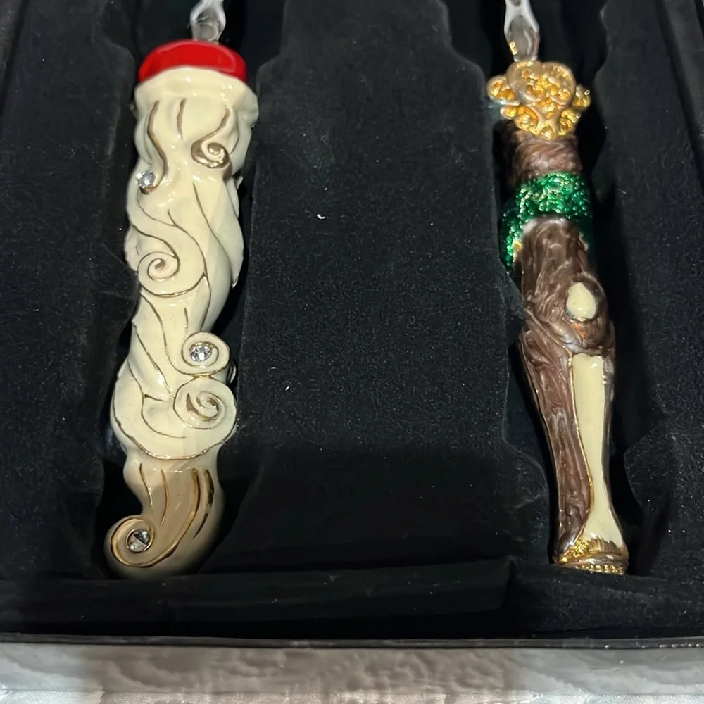 2‎ Saints fork and spoon holiday set, new